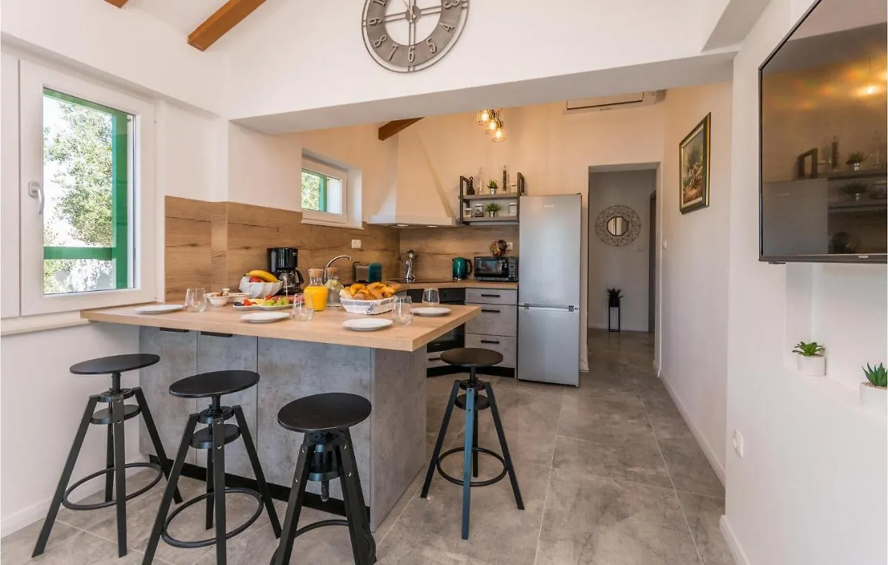 2 Bedroom Amazing Home In Gornje Rastane Gorica  Holiday home