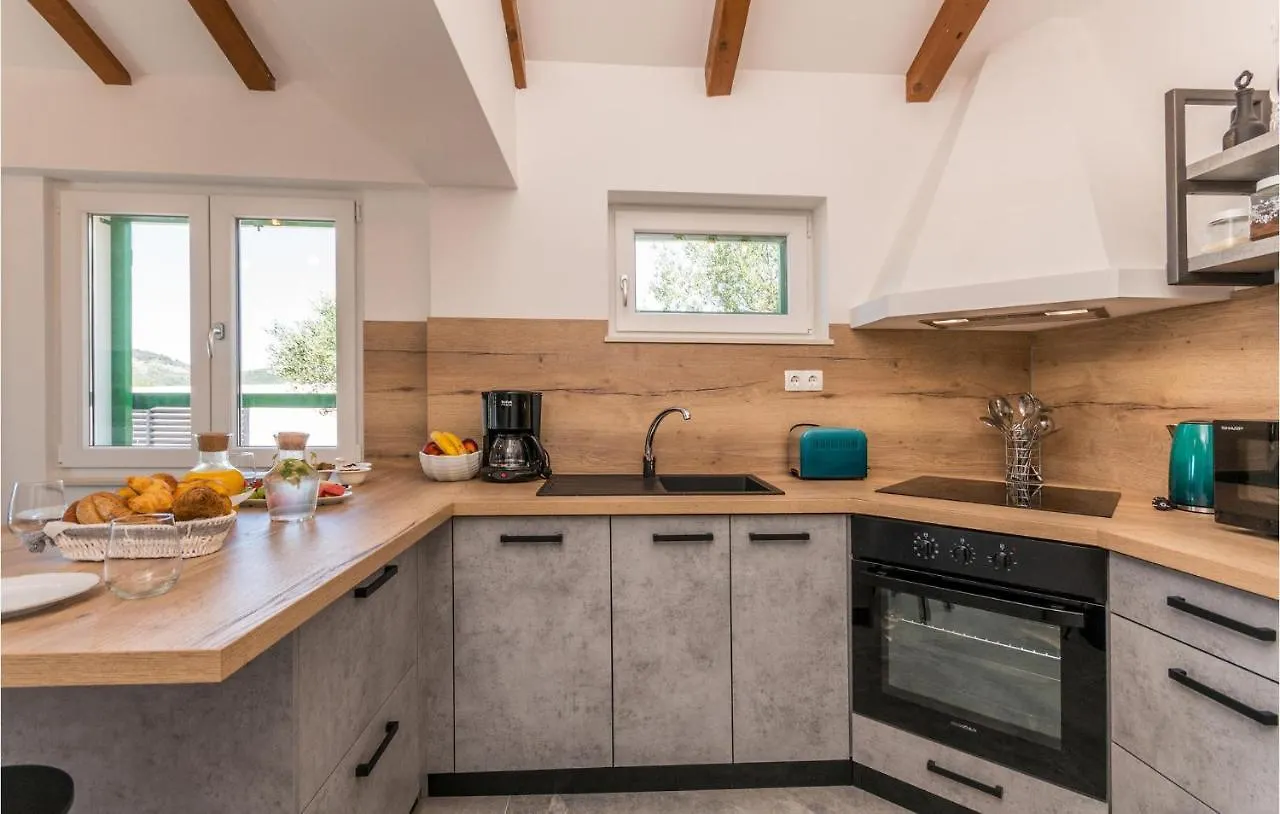 2 Bedroom Amazing Home In Gornje Rastane Gorica