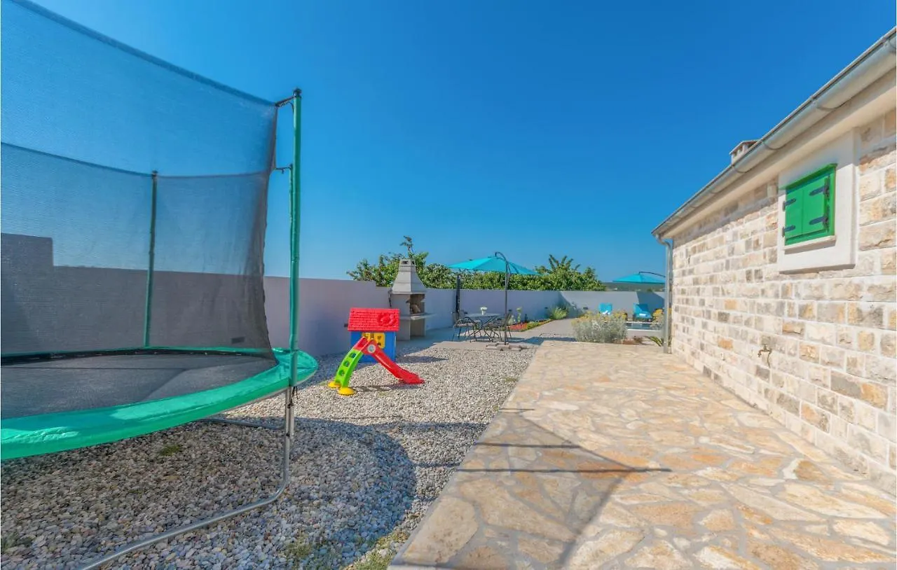 2 Bedroom Amazing Home In Gornje Rastane Gorica  Gorica (Zadar)